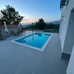 Βίλα Mediterranean 5 House With Pool *