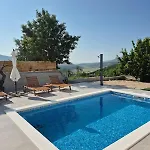 Βίλα Mediterranean 5 House With Pool Ramljane