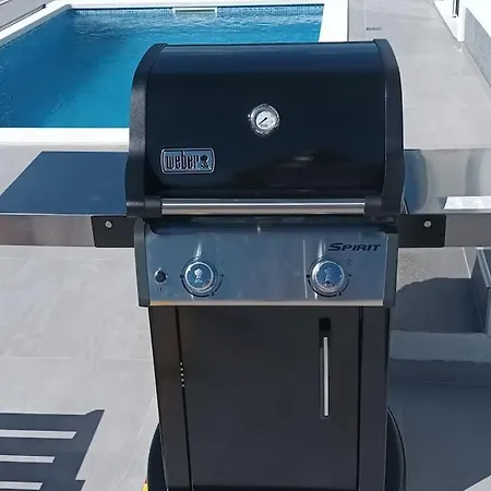Βίλα Mediterranean 5 House With Pool Ramljane