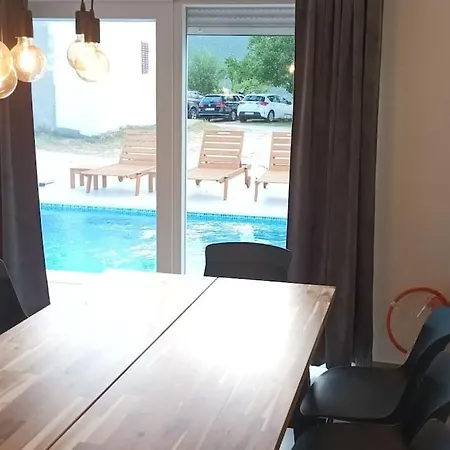 Mediterranean 5 House With Pool Villa