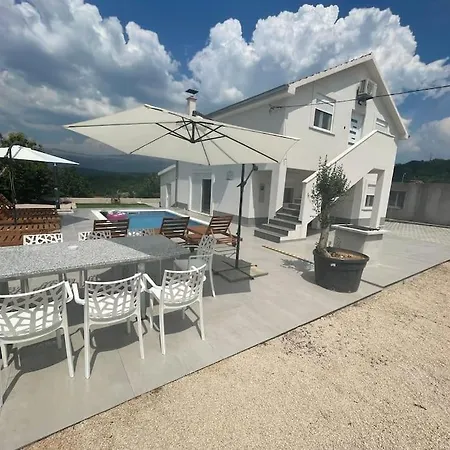 Villa Mediterranean 5 House With Pool
