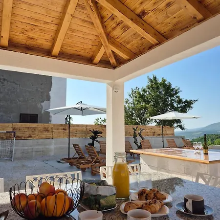 Mediterranean 5 House With Pool
