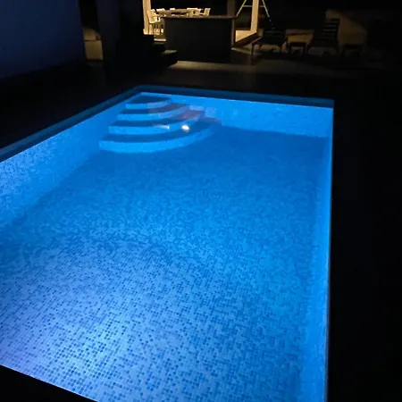 Mediterranean 5 House With Pool *