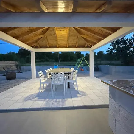 Mediterranean 5 House With Pool * Ramljane