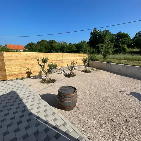 Βίλα Mediterranean 5 House With Pool *